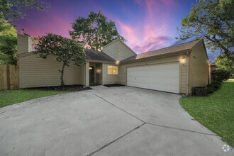 Building Photo - 11923 Briar Forest Dr