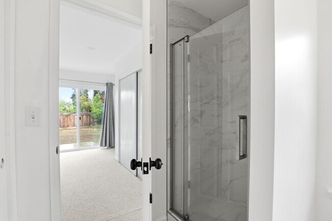 Building Photo - 20161 Cherry Ln