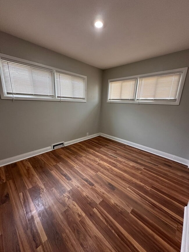 Building Photo - 4 bedrooms 1 Full bathroom. The house is very spacious living room, dining room and full kitchen ...