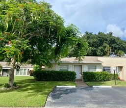 Building Photo - 8665 Chevy Chase Dr