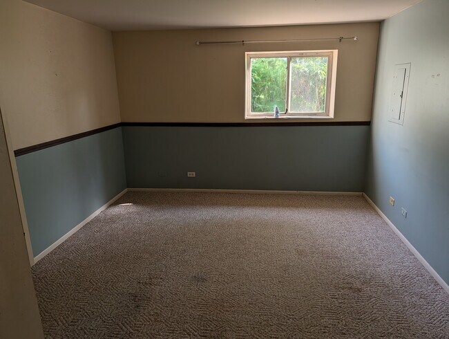 Building Photo - 843 E Princeton Cir