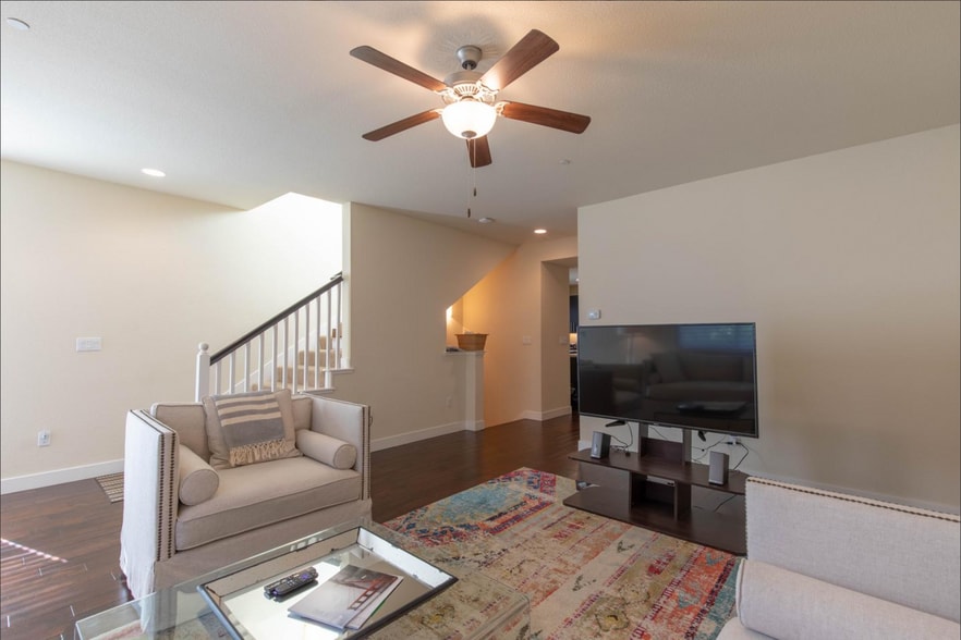 Building Photo - 417 Gene Ct