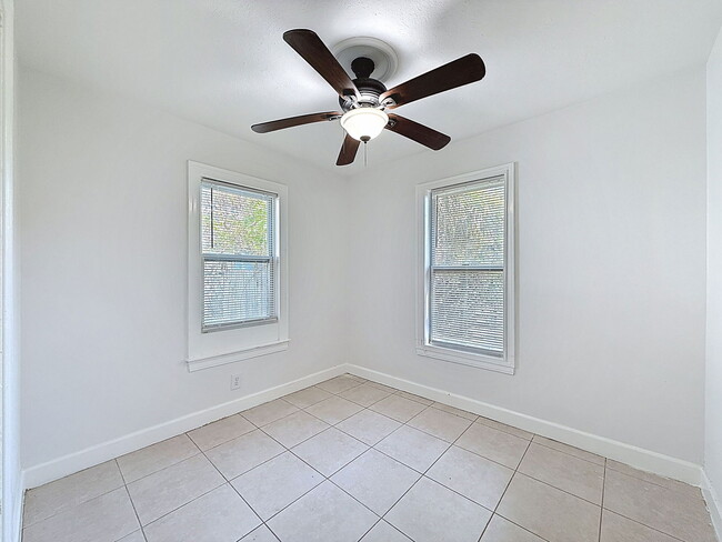 Building Photo - 1844 27th St S