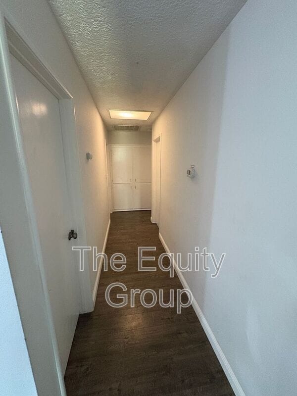 Building Photo - 473 W Deodar Ln
