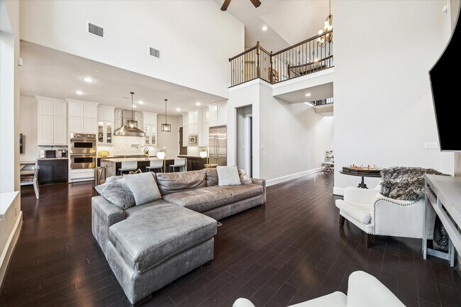 Building Photo - 618 Pink Azalea Trail