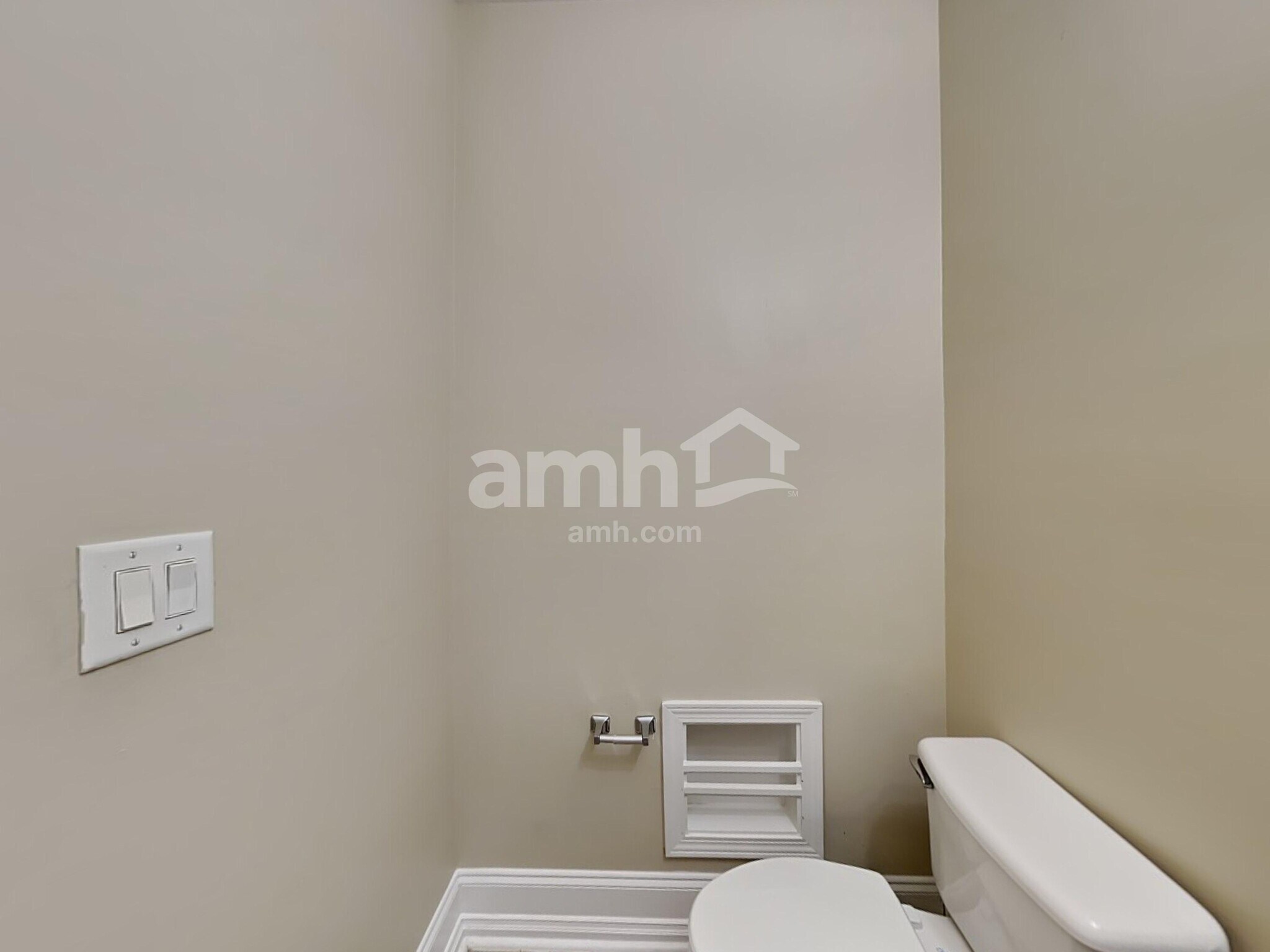 Building Photo - 402 Grandiflora Dr