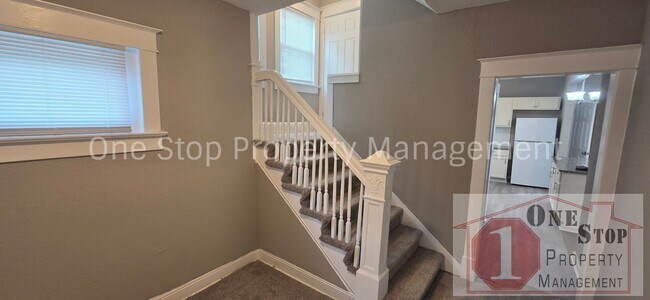 Building Photo - Beautiful 3 Bedroom 2 Bathroom in Kansas City!