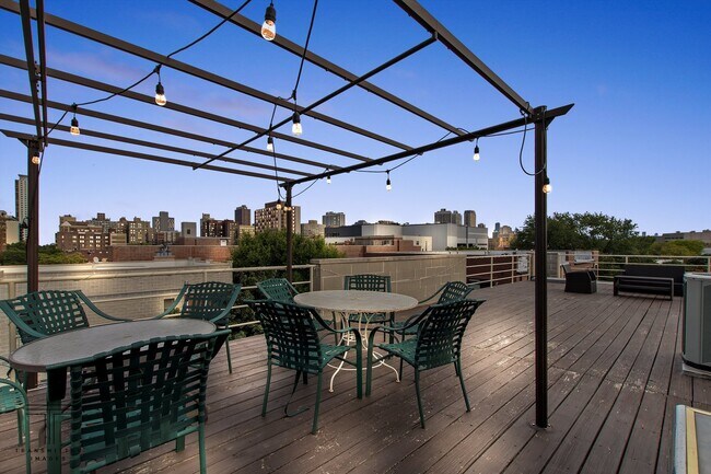 Building Photo - 3117A N Orchard St