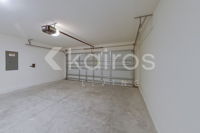 Building Photo - 8584 SW 44th Ct