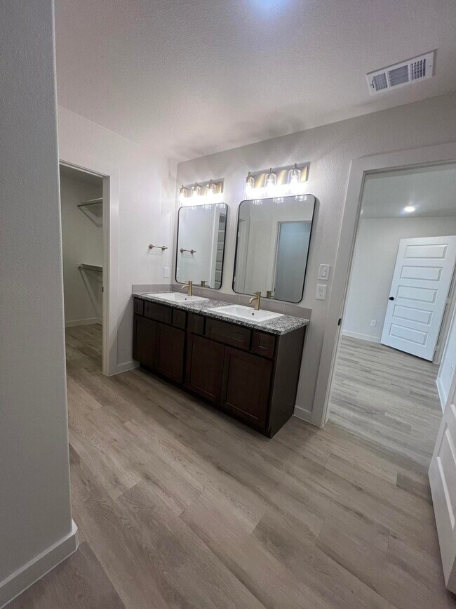 Building Photo - 13815 Gary Ave