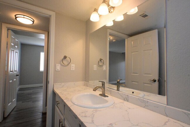 Building Photo - 2968 Juniper Hills Blvd