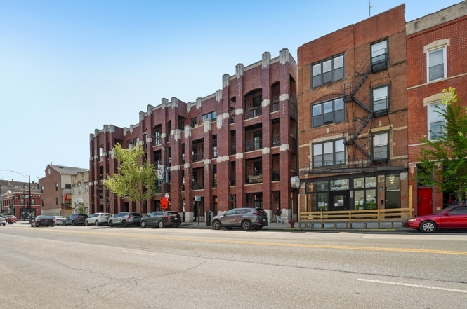 Building Photo - 1411 W Chicago Ave