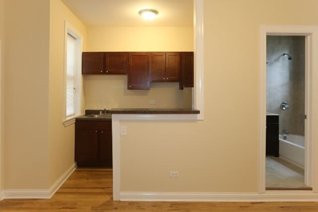 Building Photo - 4349 N Damen Ave