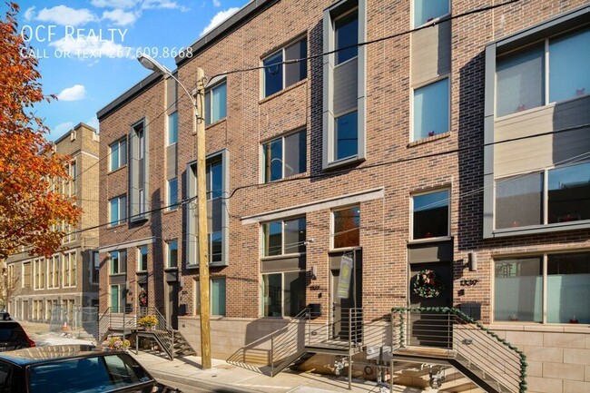 Building Photo - Amazing Three Bedroom Point Breeze Home