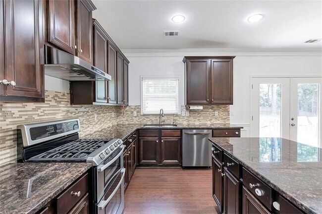 Building Photo - 2635 Azalea Bluff Dr