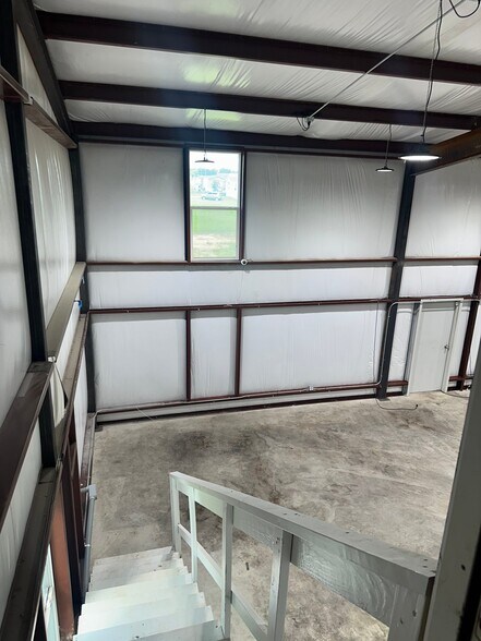 Building Photo - 4072 Old Lorena Rd