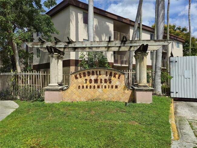 Building Photo - 15221 SW 80th St