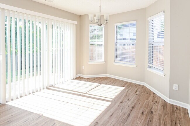 Building Photo - 8905 Bambi Ct