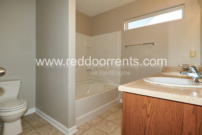 Building Photo - 1180 Dark Star Ct