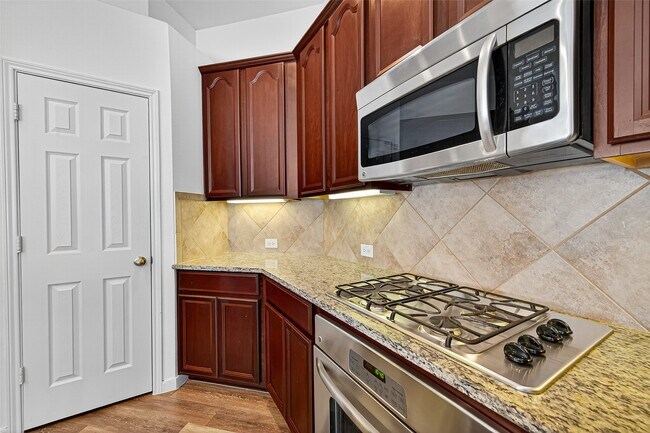 Building Photo - 16930 Creek Mountain Dr