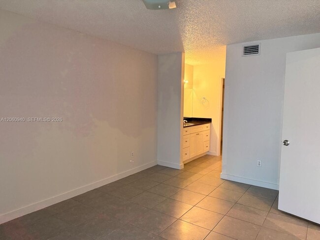 Building Photo - 860 NE 209th Terrace