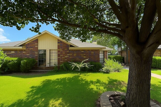 Primary Photo - 2700 Clemson Cir