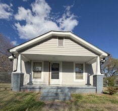 Building Photo - 140 Dillon St