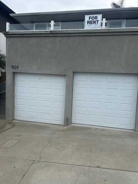 Spacious one-car garage - 1534 Manhattan Beach Blvd