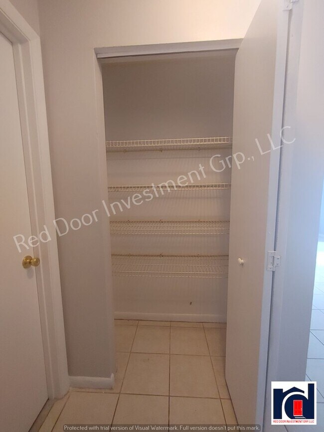 Building Photo - Renovated 2 Bedroom 1 Bath Quadplex-Ocala!