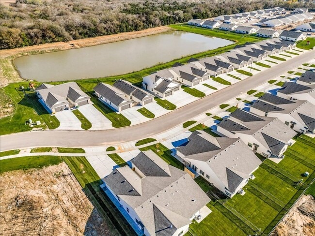 Building Photo - Auburn Villas- Holly Plan