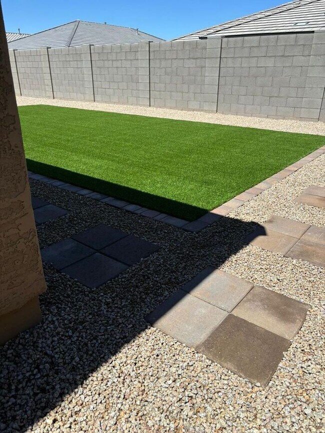 Building Photo - COMING SOON!! RECENTLY BUILT HOME IN MARICOPA!