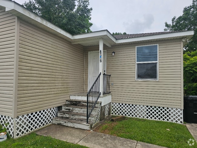 Building Photo - 4416 Rhodes Dr