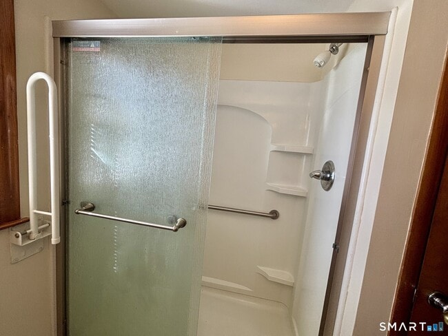 Building Photo - 148 Edgewood Dr