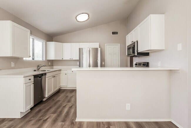 Building Photo - 1226 W Seashore Dr