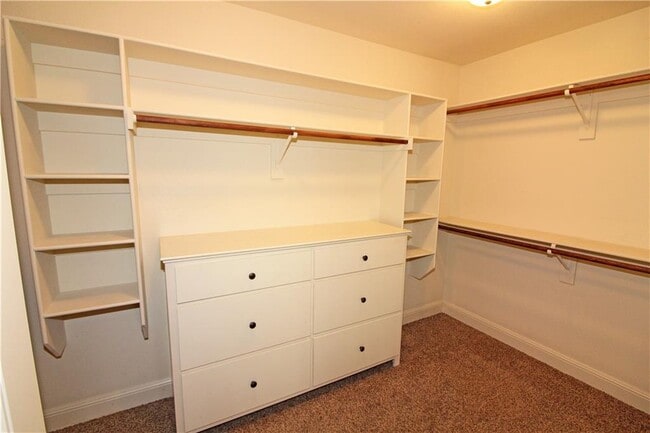 Building Photo - 3108 SW Oakleigh Rd