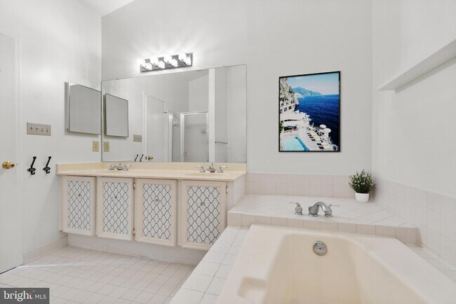 Building Photo - 10849 Whiterim Dr