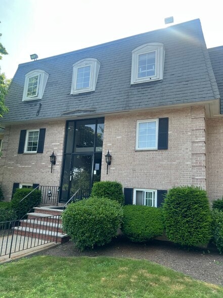 Primary Photo - 500 Northshore Rd
