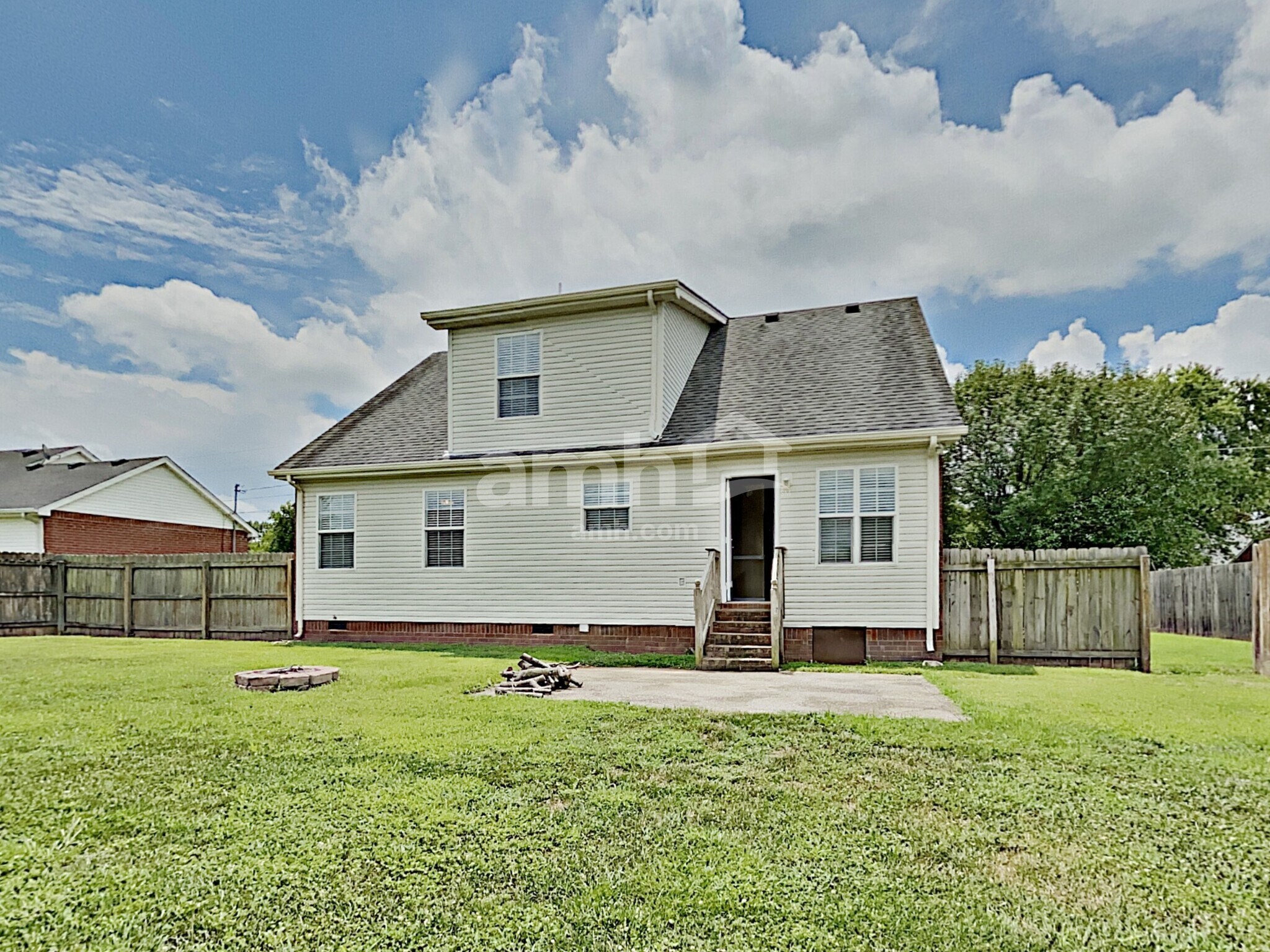 Building Photo - 1103 Bolton Dr