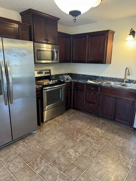 Kitchen - 210 Guyett Ave