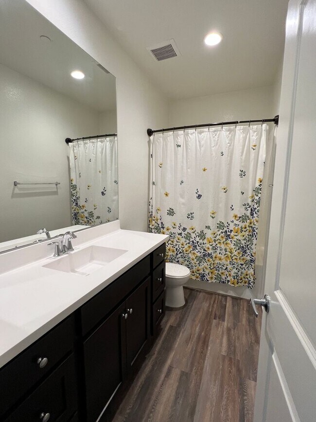 Building Photo - Three bedroom three bathroom home in Otay Mesa