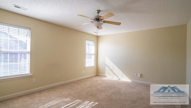 Building Photo - 5002 Blakemore Dr SE