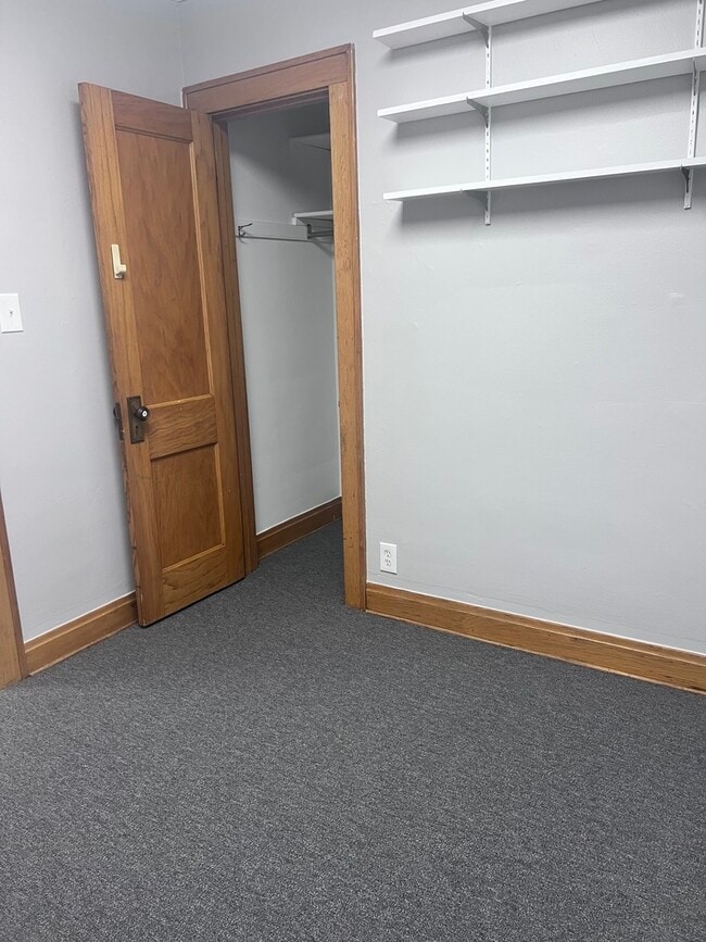 Building Photo - 13 W Quincy St