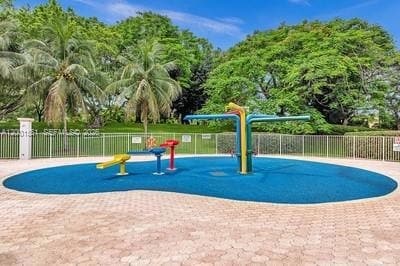 Building Photo - 4104 Pine Ridge Ln