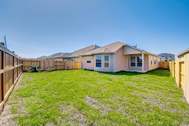 Building Photo - 8011 Colony Chase Ct