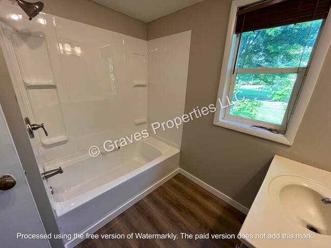 Bathroom - 602 Platt St