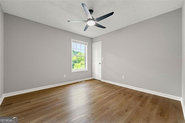 Building Photo - 1250 Mountain Springs Dr