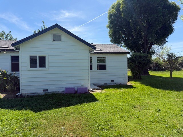 Building Photo - 10861 Live Oak Rd