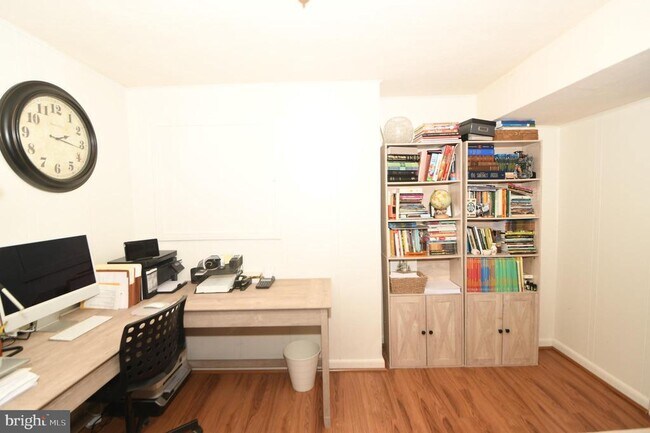 Building Photo - 7812 Briardale Terrace