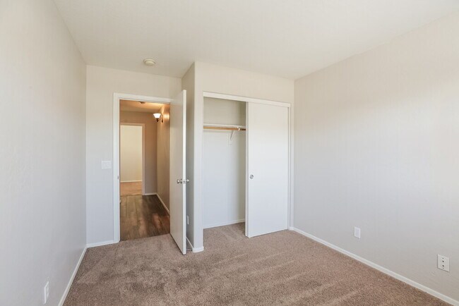 Building Photo - 5324 S 29th Ln