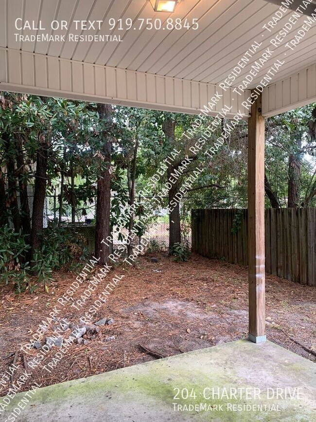 Building Photo - 204 Charter Dr
